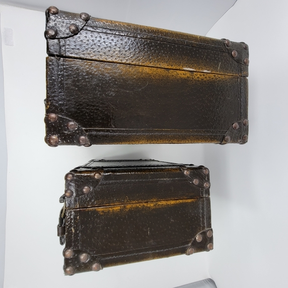 Vintage Stacking Trunks, Antique Decor Storage - Picture 8 of 9